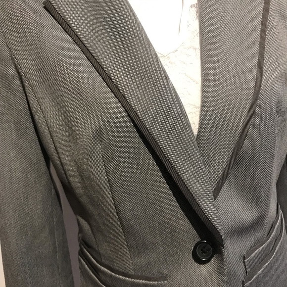 Halogen grey beautiful blazer - Picture 3 of 6